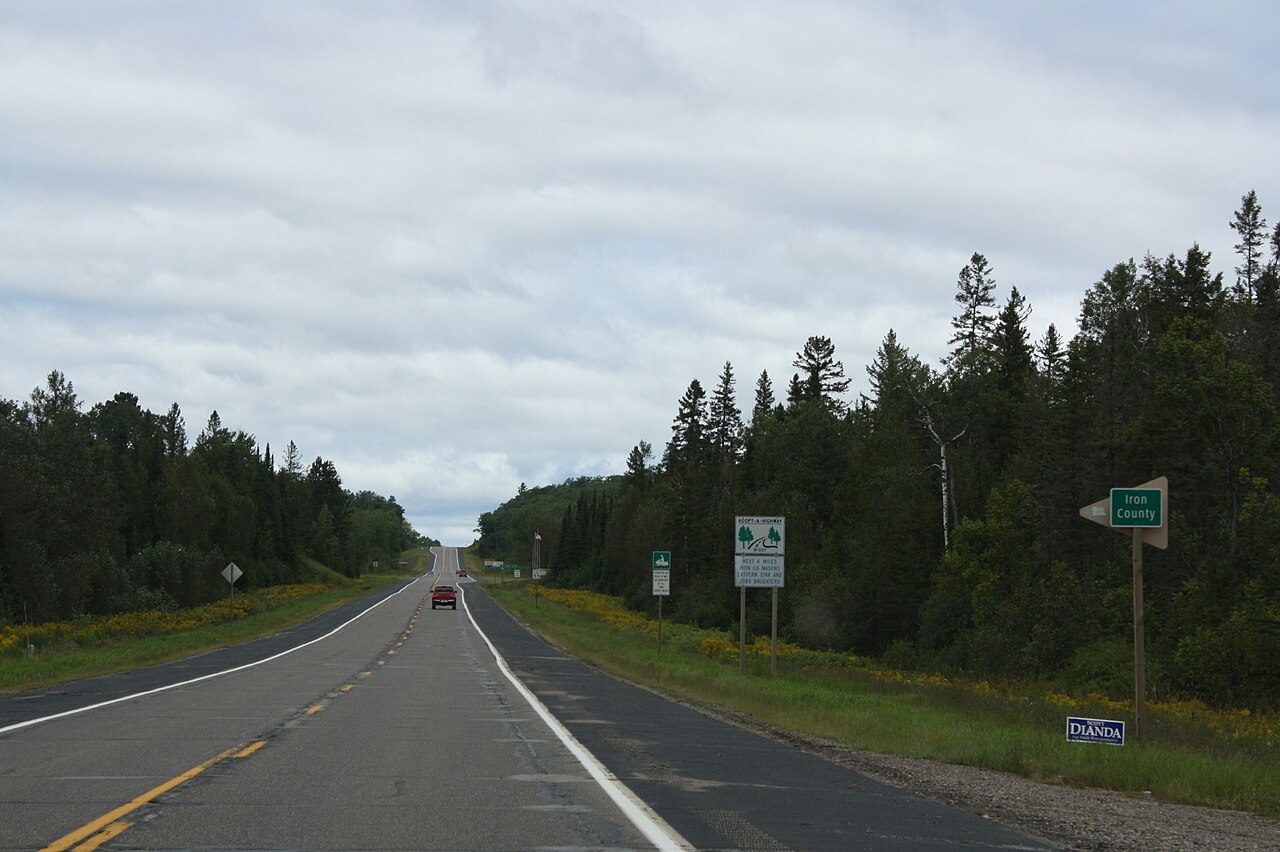 US 2 and US 141 entering Iron County